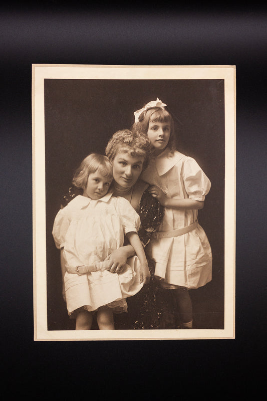 Antique Photo Mother & Daughters 1908 - Rad Future