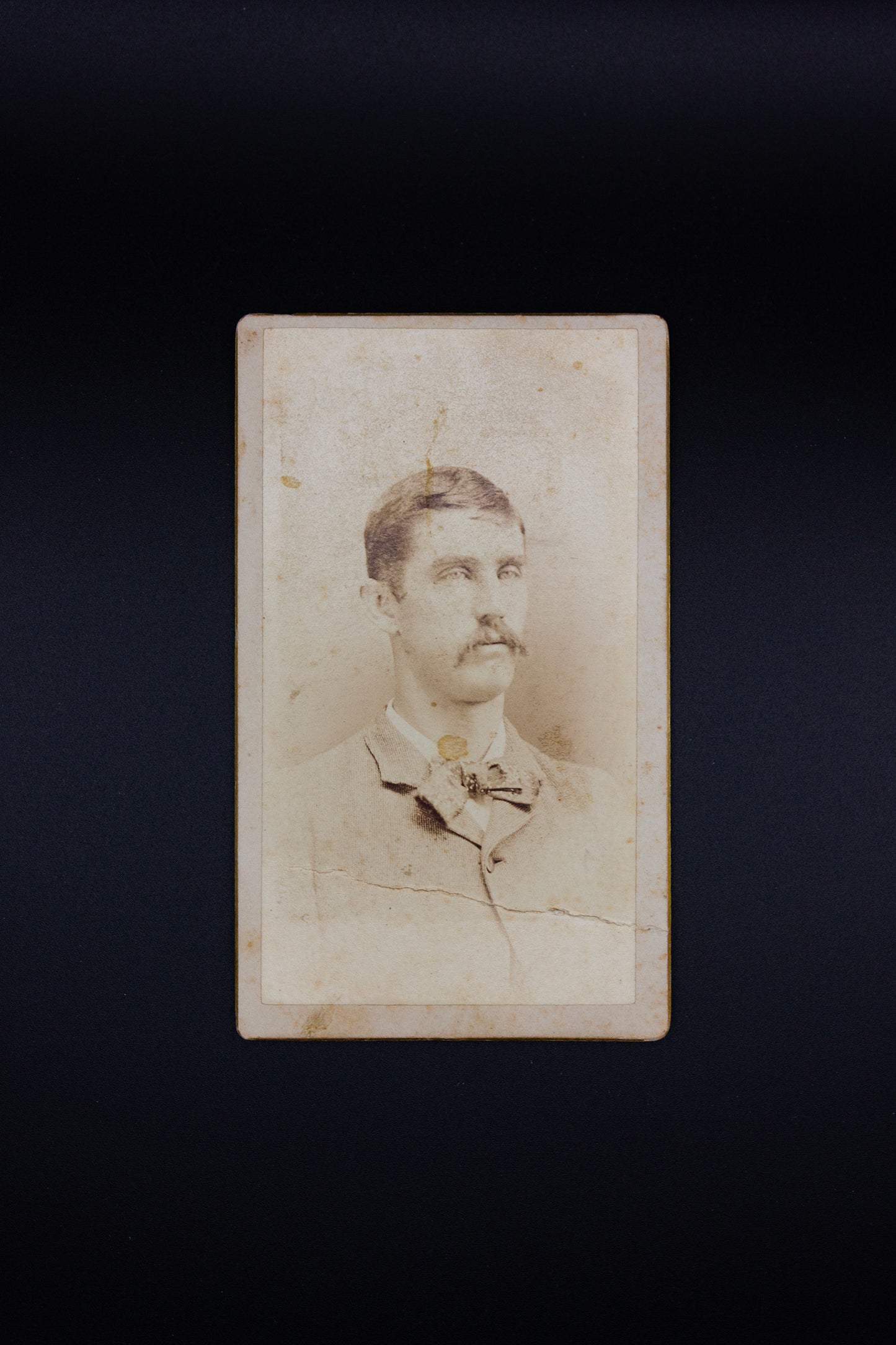 Unknown Male Antique Portrait, M.V. Gilbert Photographer Ohio - Rad Future