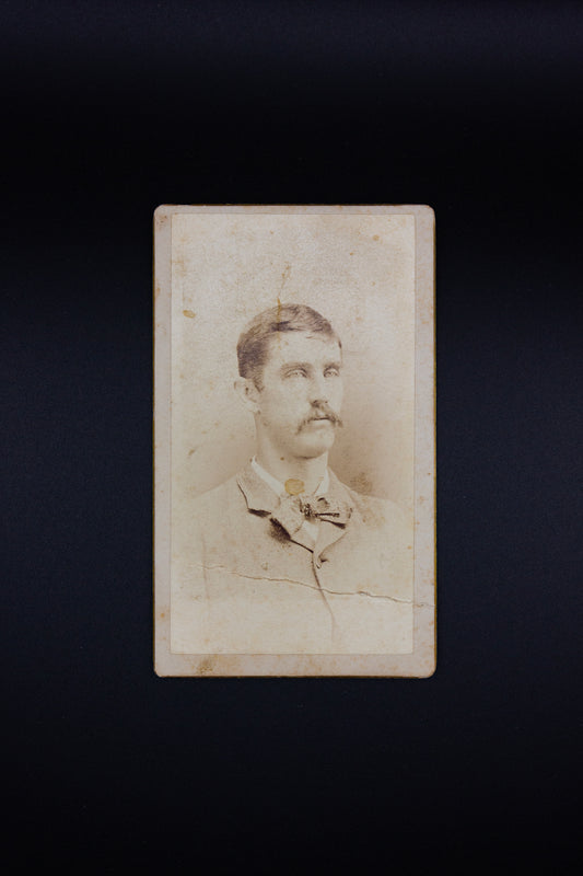 Unknown Male Antique Portrait, M.V. Gilbert Photographer Ohio - Rad Future